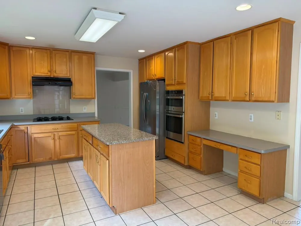 7782 Watford Drive West Bloomfield Charter Township, MI 48322