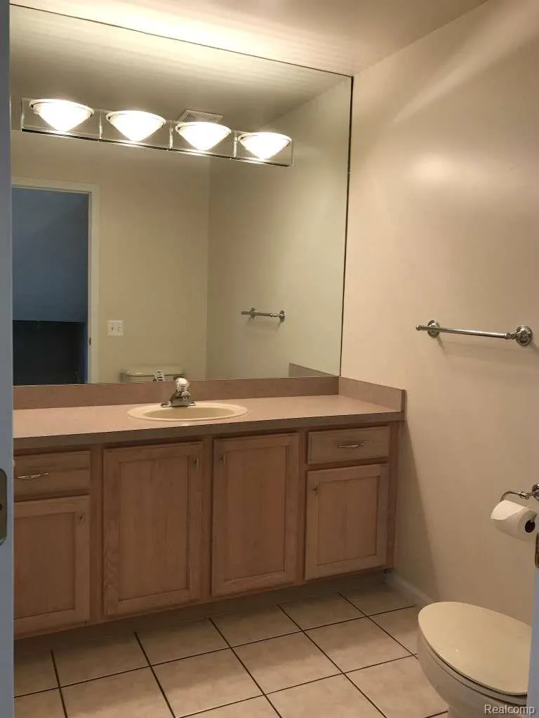7782 Watford Drive West Bloomfield Charter Township, MI 48322