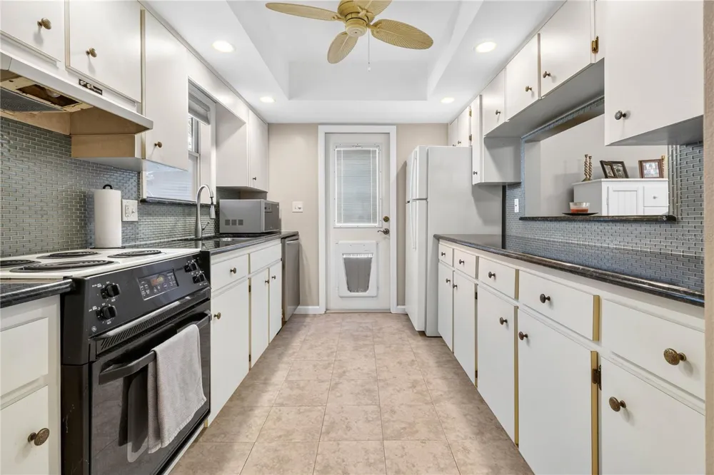 503 MARKET SQUARE W Lakeland, FL 33813