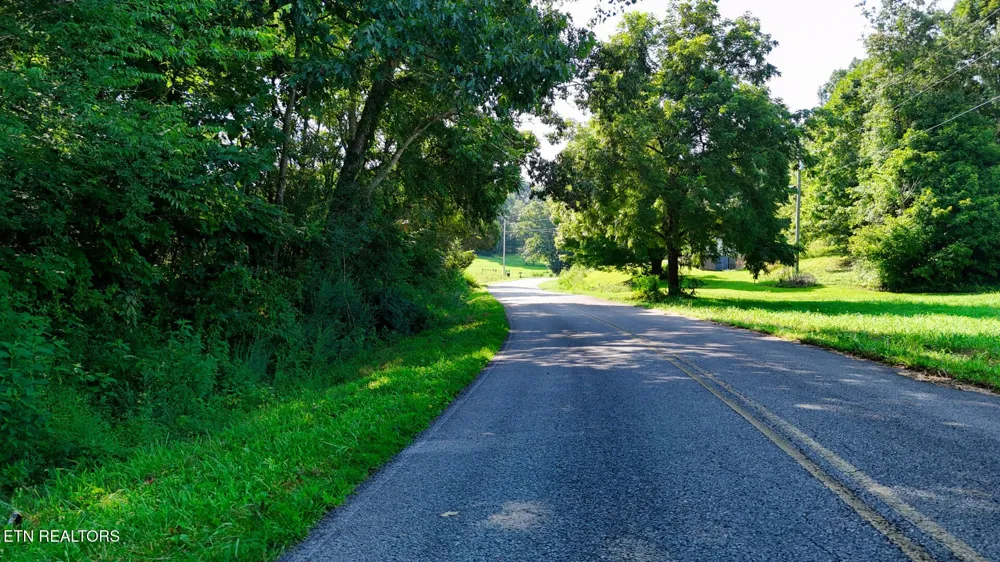 1 Moss Rd Philadelphia, TN 37846