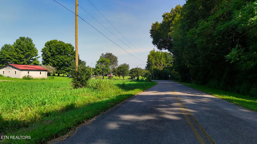 1 Moss Rd Philadelphia, TN 37846