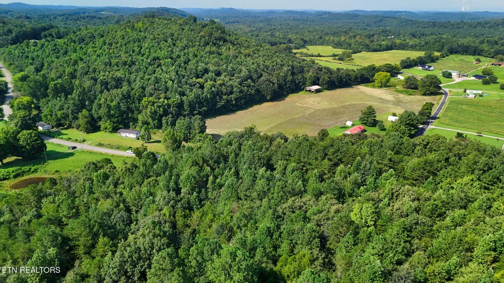 2 Moss Rd Philadelphia, TN 37846