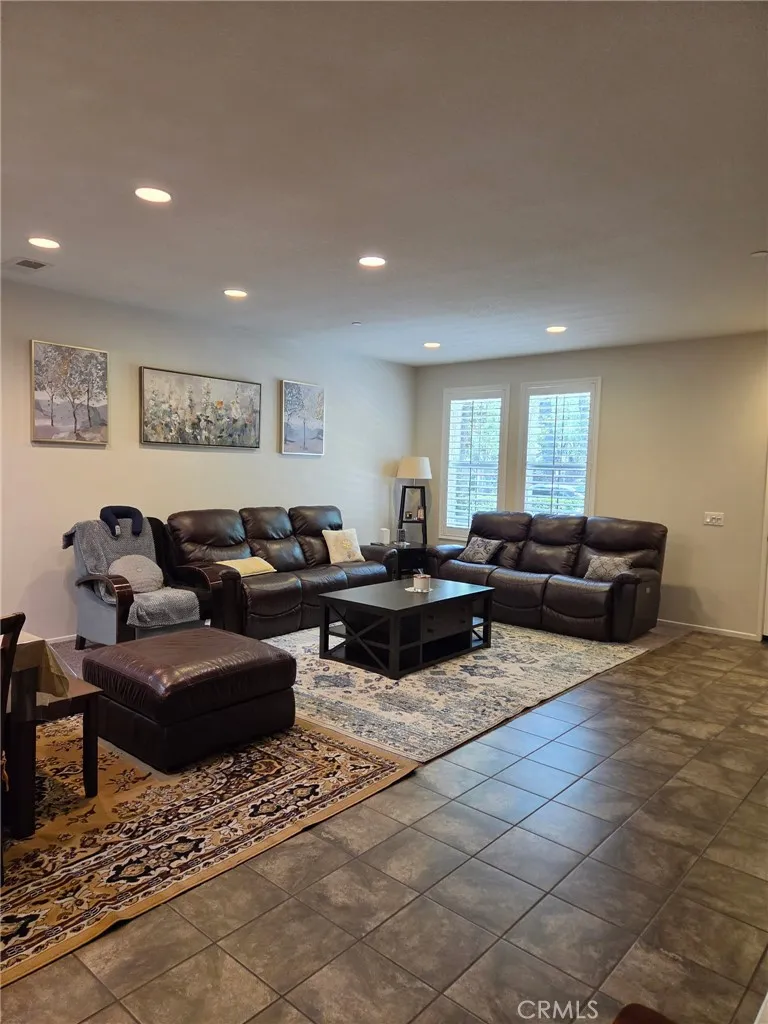 15723 Parkhouse #3 Fontana, CA 92336