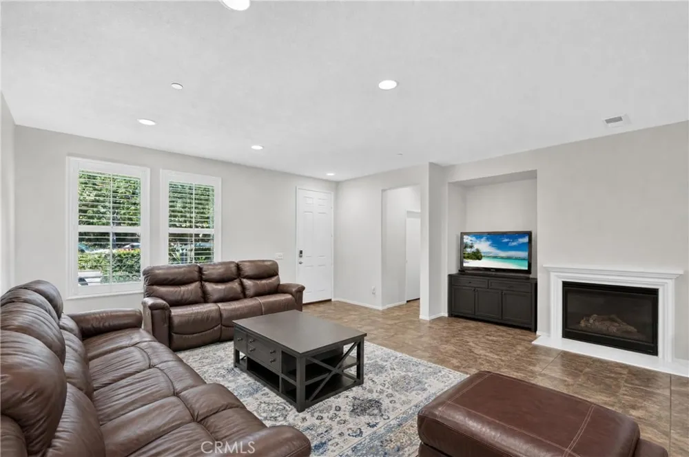 15723 Parkhouse #3 Fontana, CA 92336