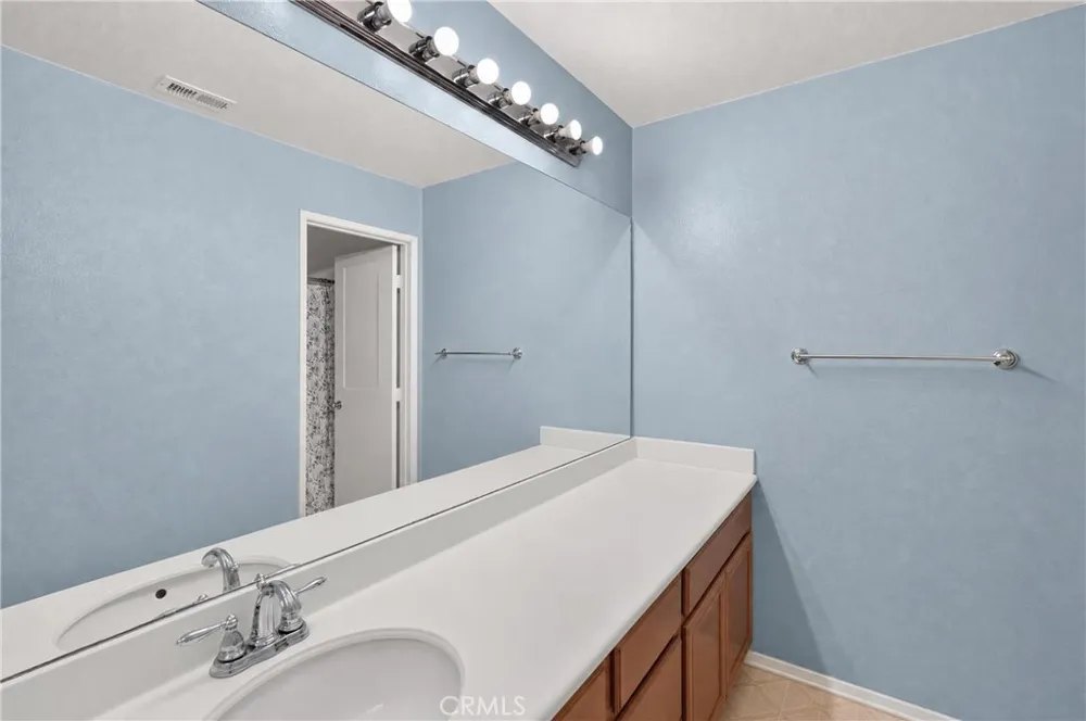 15723 Parkhouse #3 Fontana, CA 92336