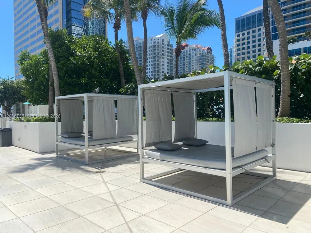 951 Brickell Ave #1210 Miami, FL 33131