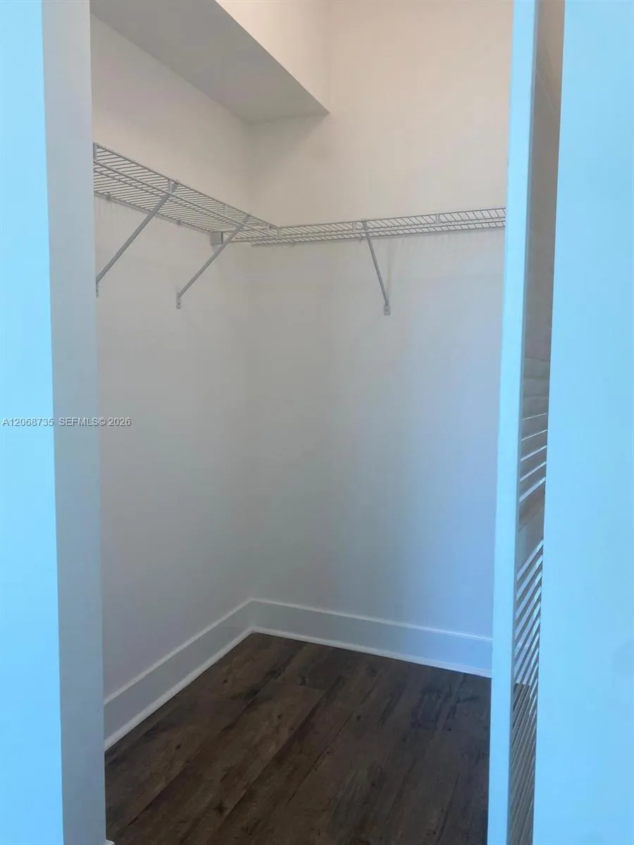 951 Brickell Ave #1210 Miami, FL 33131