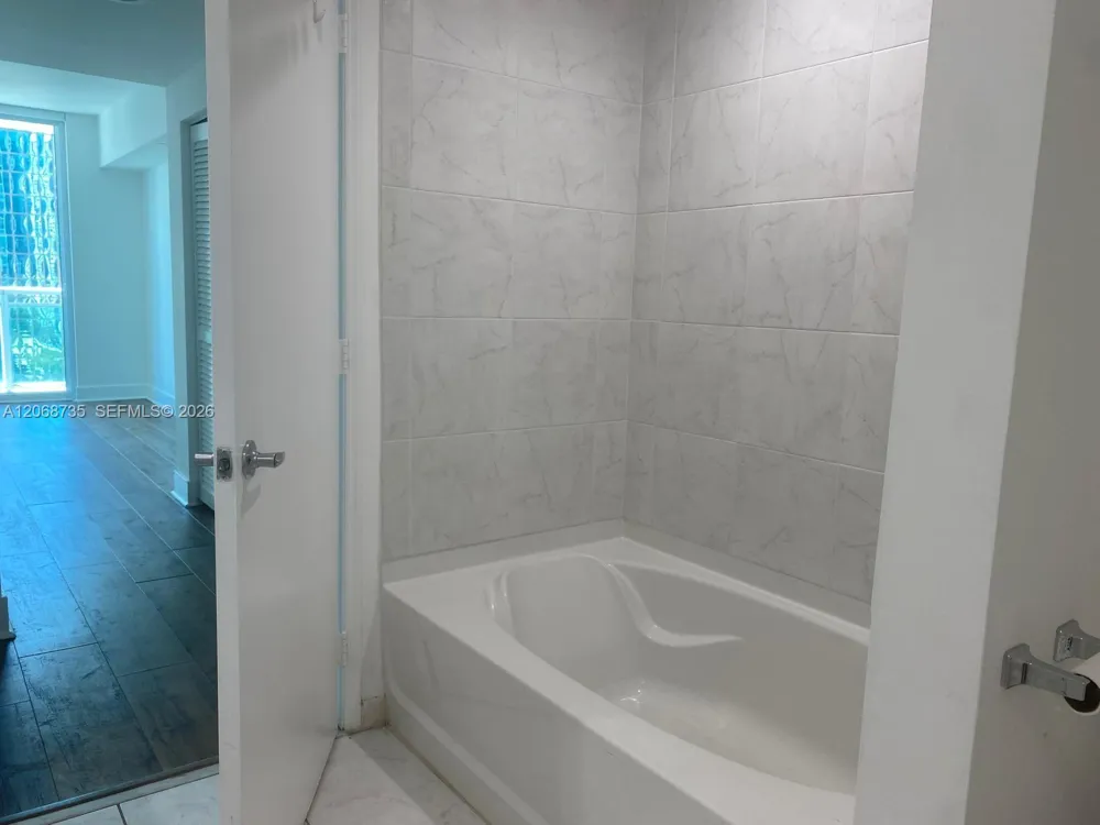 951 Brickell Ave #1210 Miami, FL 33131