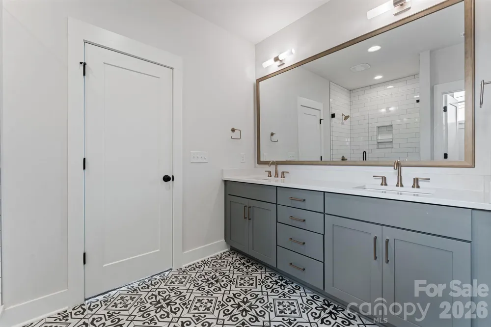 3015 Kalex Court Charlotte, NC 28204