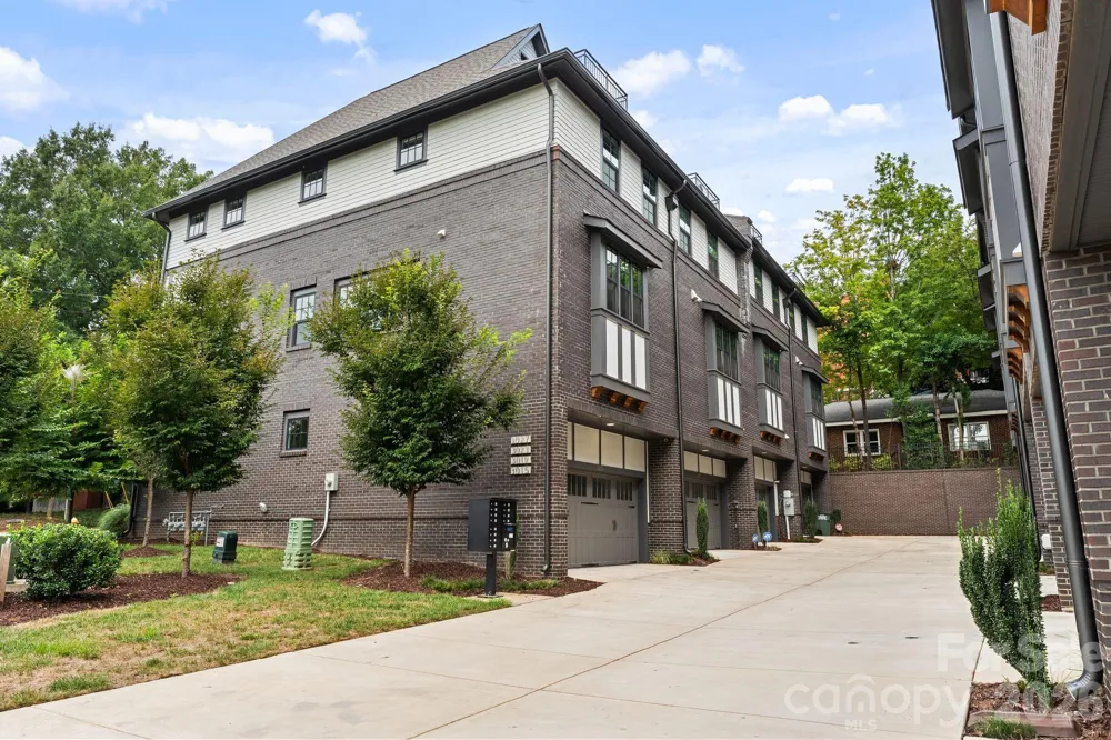 3015 Kalex Court Charlotte, NC 28204