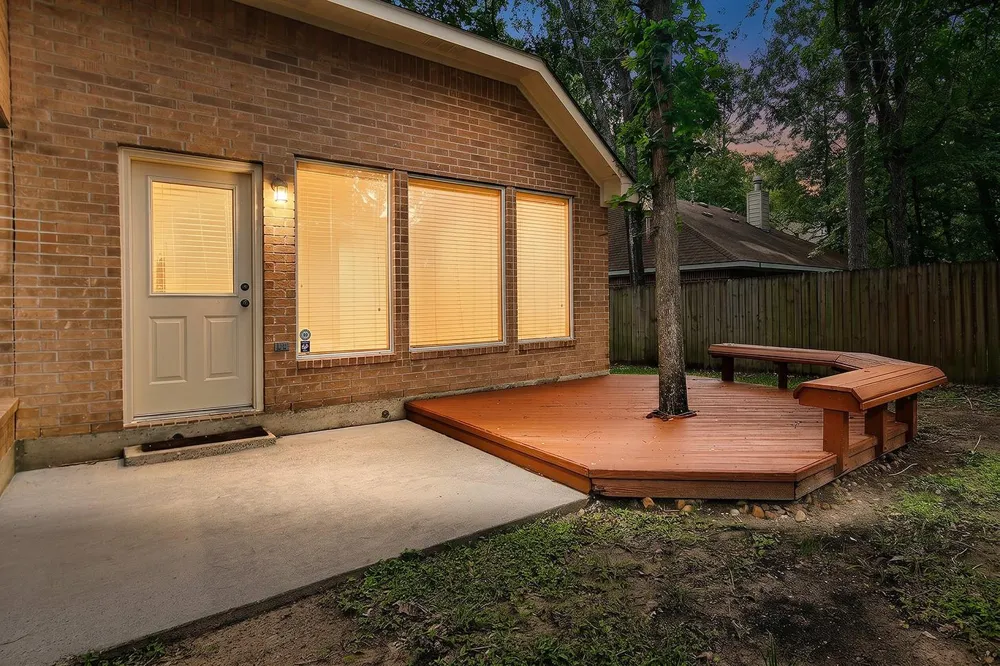 23 Lamps Glow Place The Woodlands, TX 77382