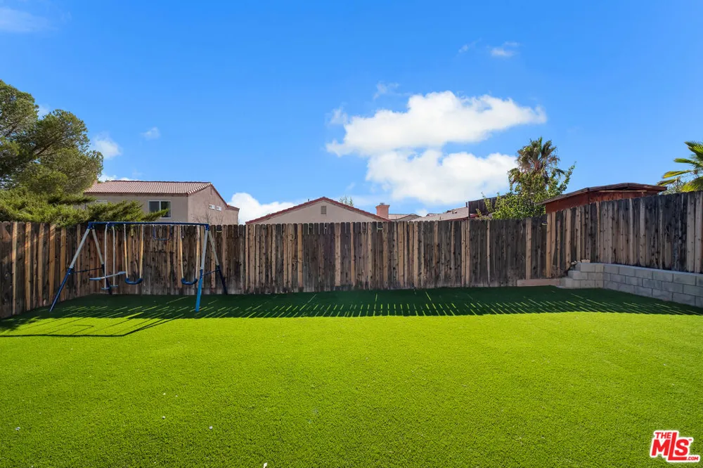 12817 1st Avenue Victorville, CA 92395