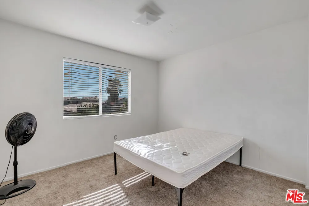 12817 1st Avenue Victorville, CA 92395
