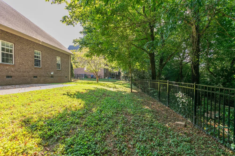 1002 Glessner DR Spring Hill, TN 37174