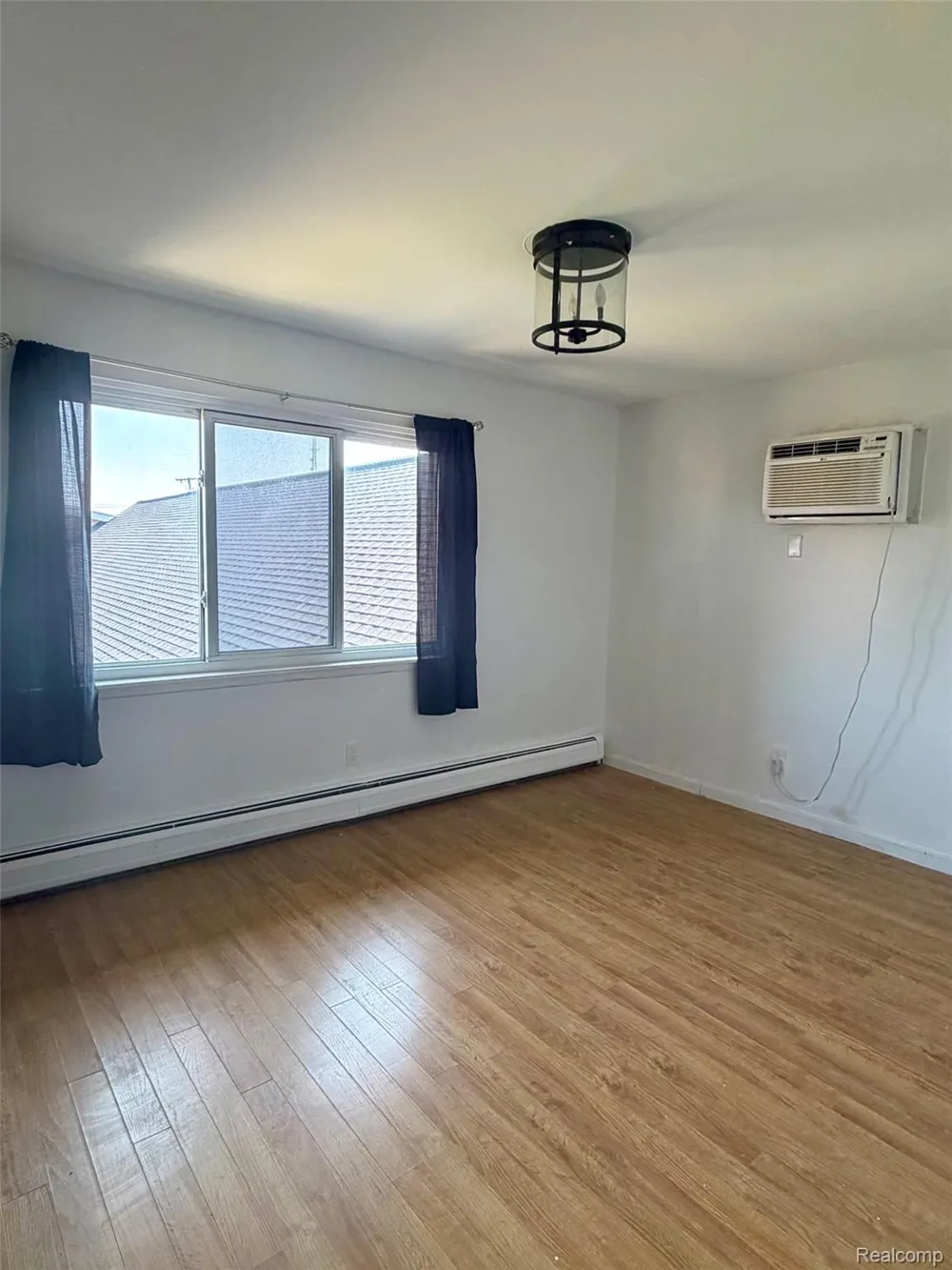 8203 Huntington Street #16 Westland City, MI 48185