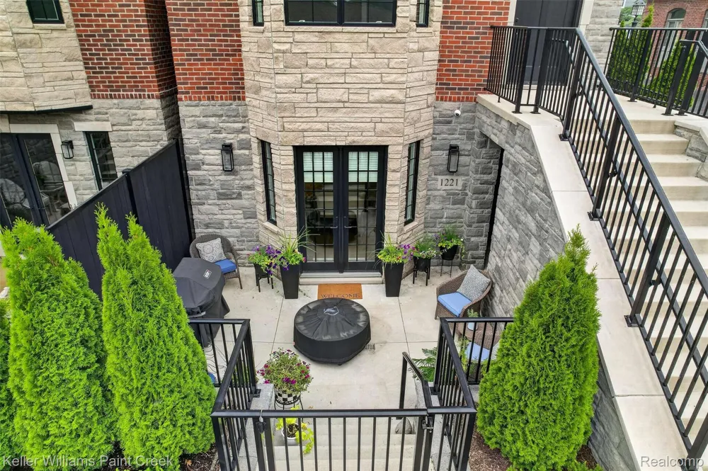 1221 Main Street Rochester City, MI 48307