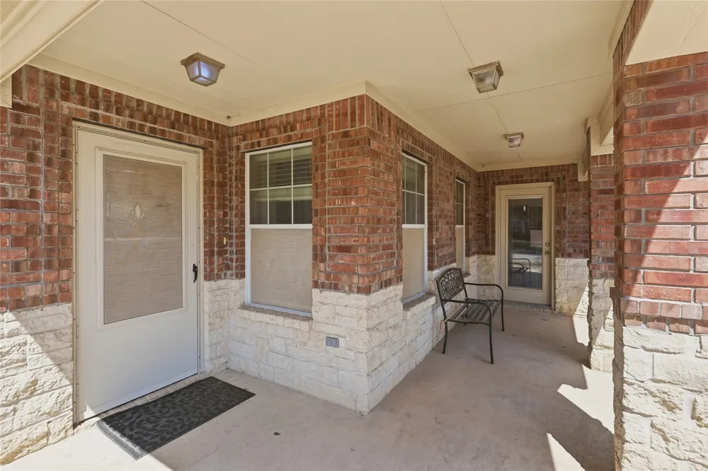 1104 Deedee Creek Drive Euless, TX 76040