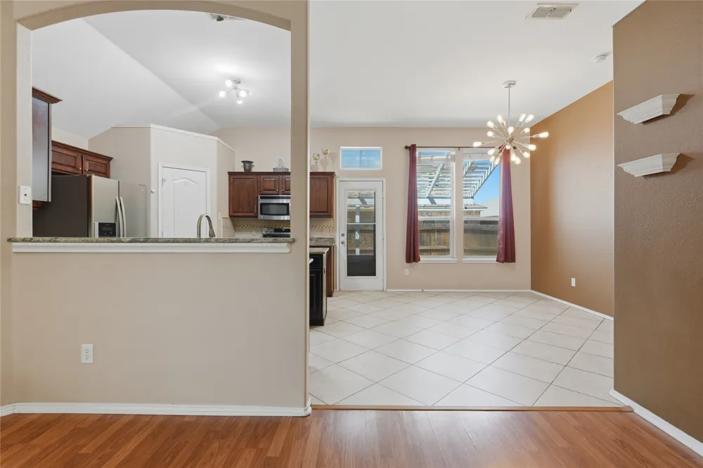 1104 Deedee Creek Drive Euless, TX 76040