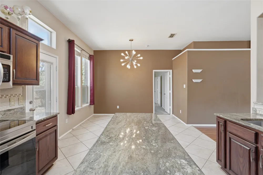 1104 Deedee Creek Drive Euless, TX 76040