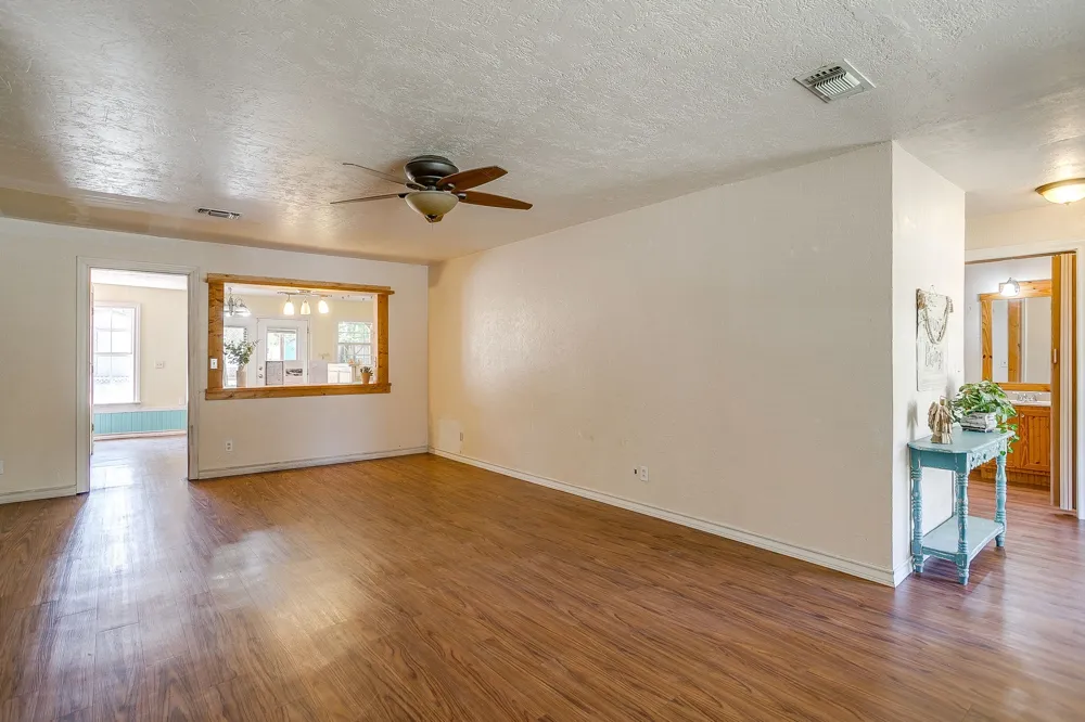 515 W Bridge Street Weatherford, TX 76086