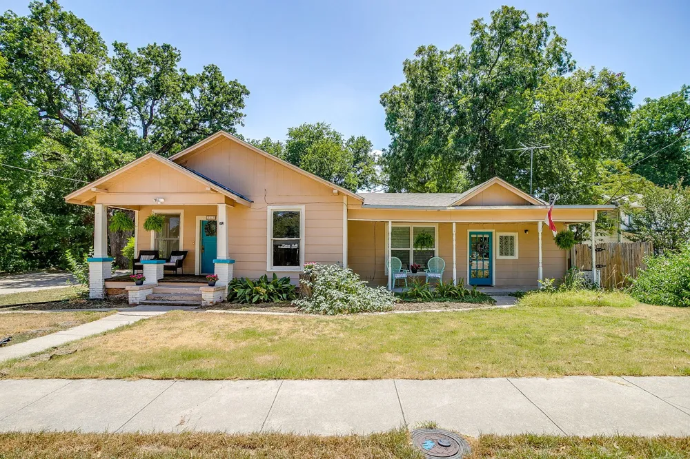 515 W Bridge Street Weatherford, TX 76086