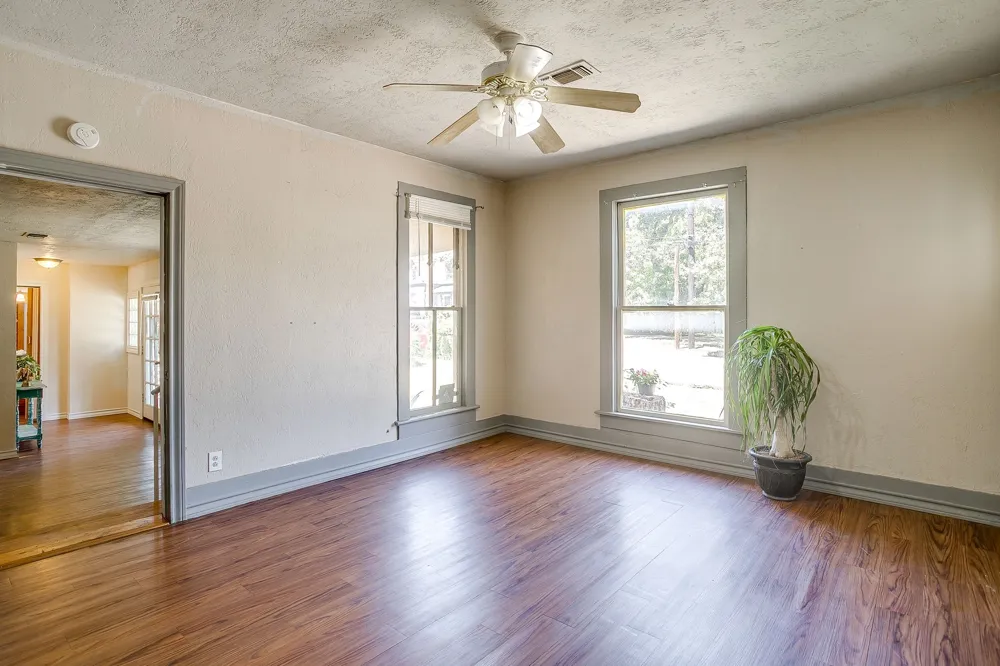 515 W Bridge Street Weatherford, TX 76086