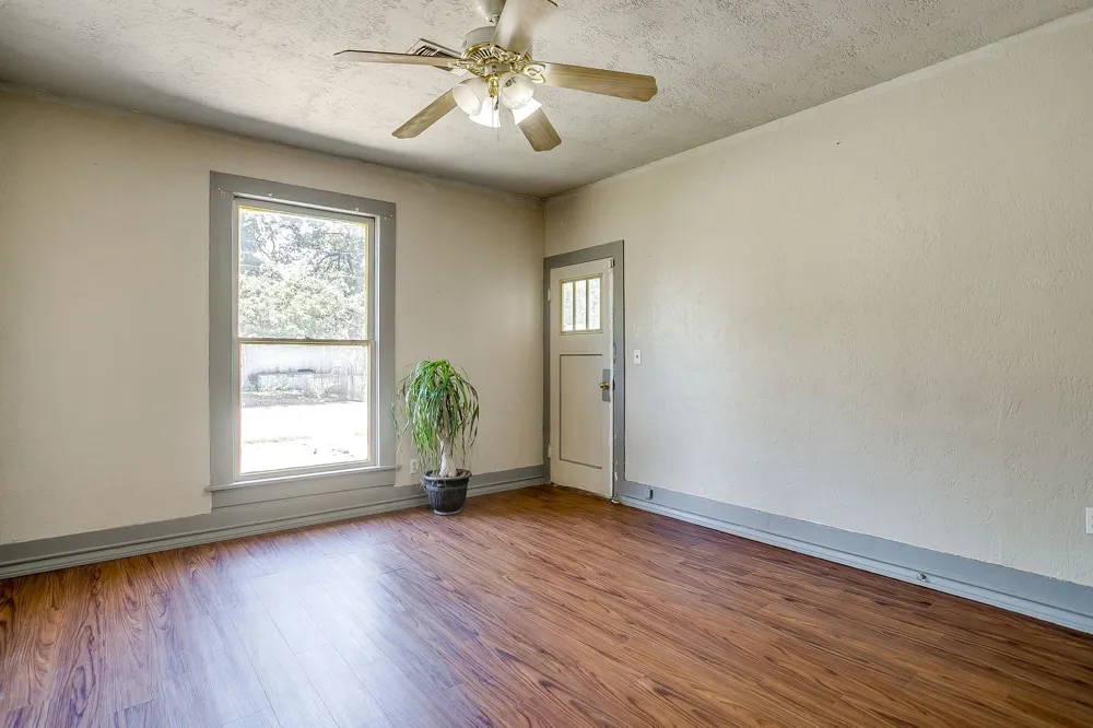 515 W Bridge Street Weatherford, TX 76086