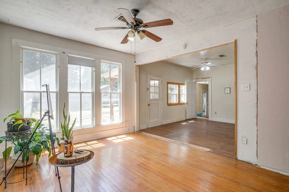 515 W Bridge Street Weatherford, TX 76086
