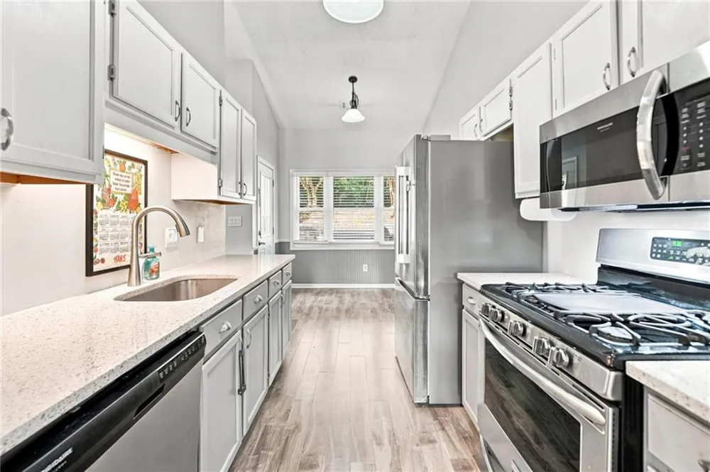 409 Rose Creek Place Woodstock, GA 30189