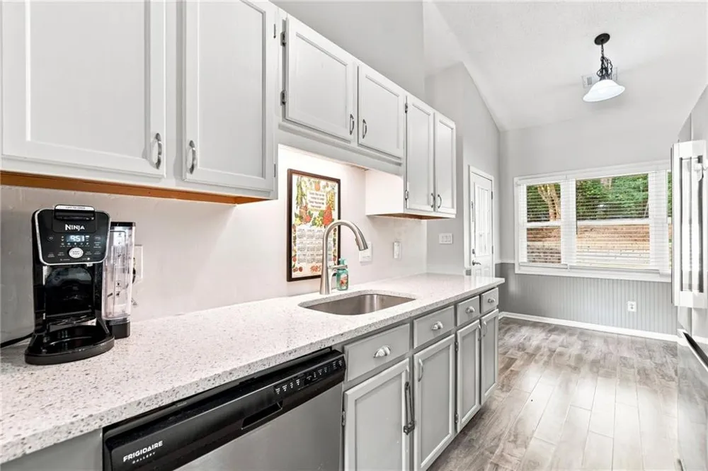 409 Rose Creek Place Woodstock, GA 30189