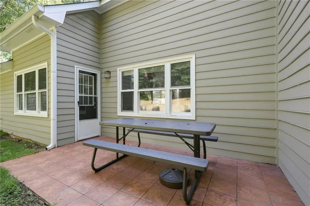 409 Rose Creek Place Woodstock, GA 30189