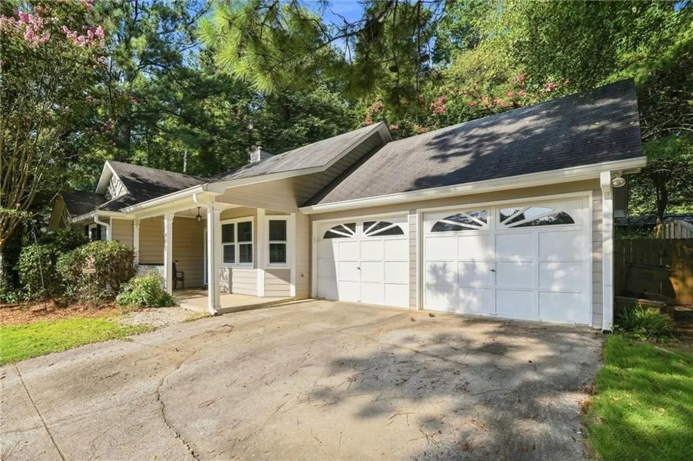 409 Rose Creek Place Woodstock, GA 30189
