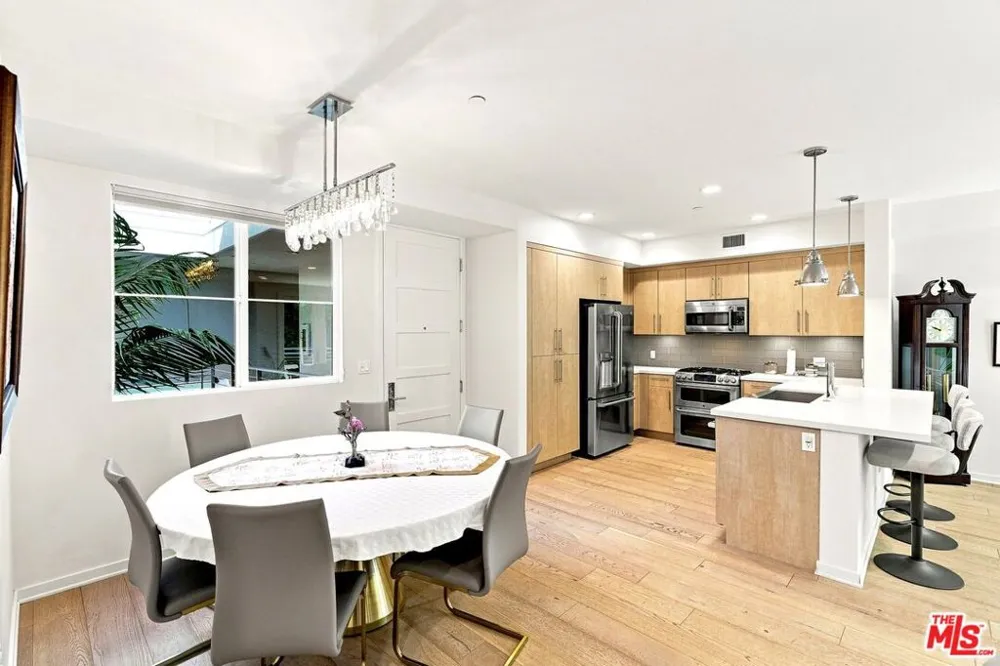 4240 Laurel Canyon Boulevard #305 Studio City, CA 91604