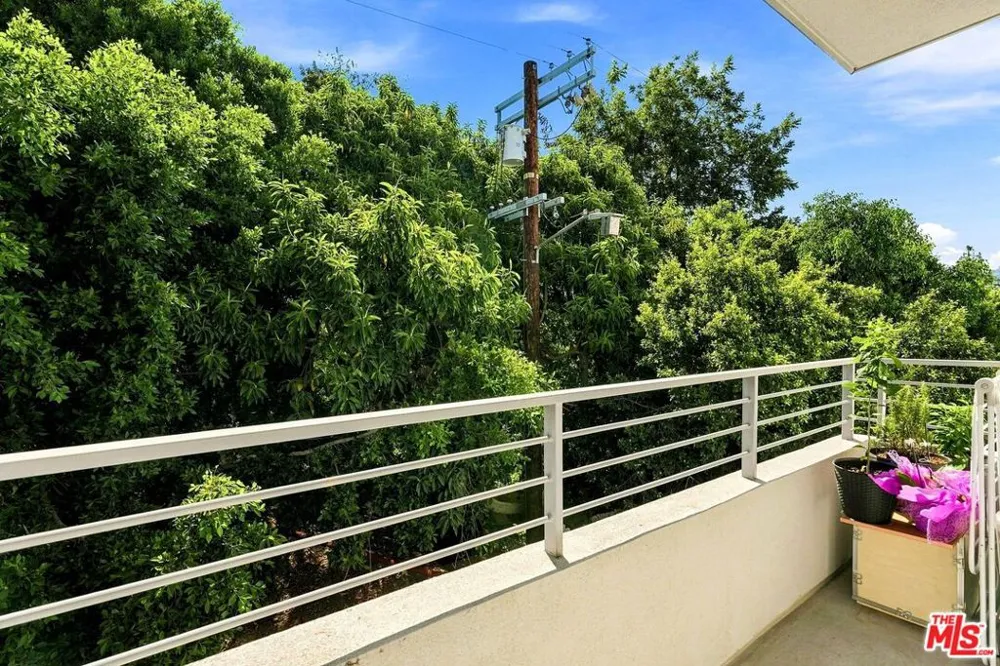 4240 Laurel Canyon Boulevard #305 Studio City, CA 91604