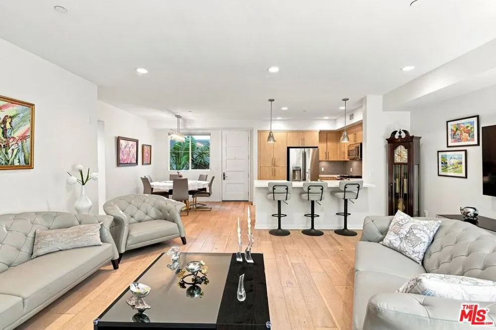 4240 Laurel Canyon Boulevard #305 Studio City, CA 91604