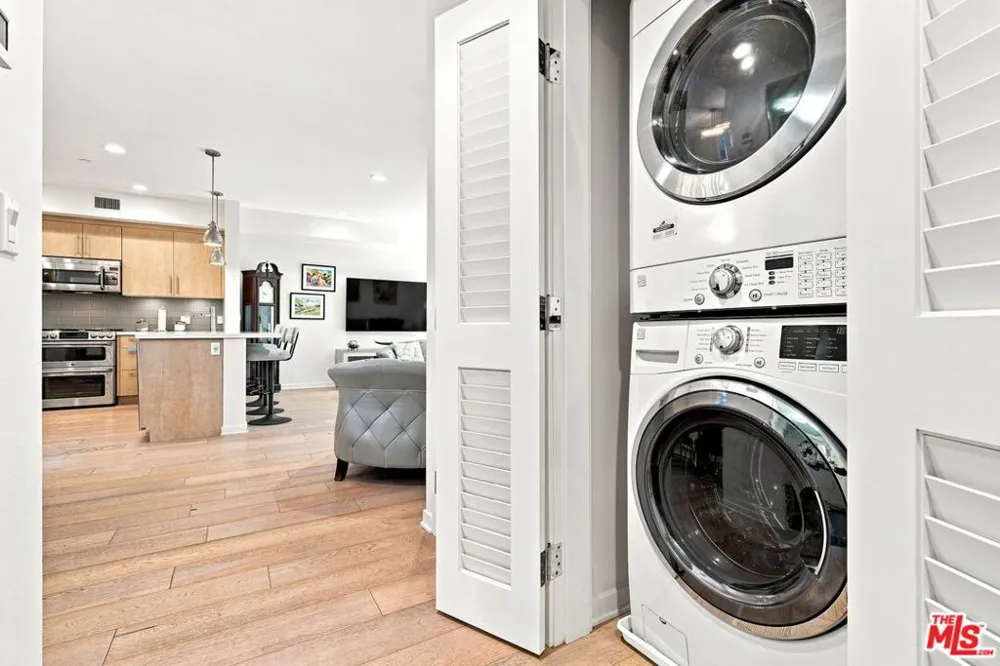 4240 Laurel Canyon Boulevard #305 Studio City, CA 91604