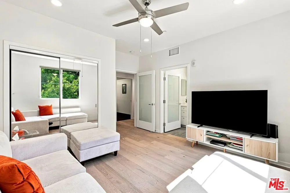 4240 Laurel Canyon Boulevard #305 Studio City, CA 91604