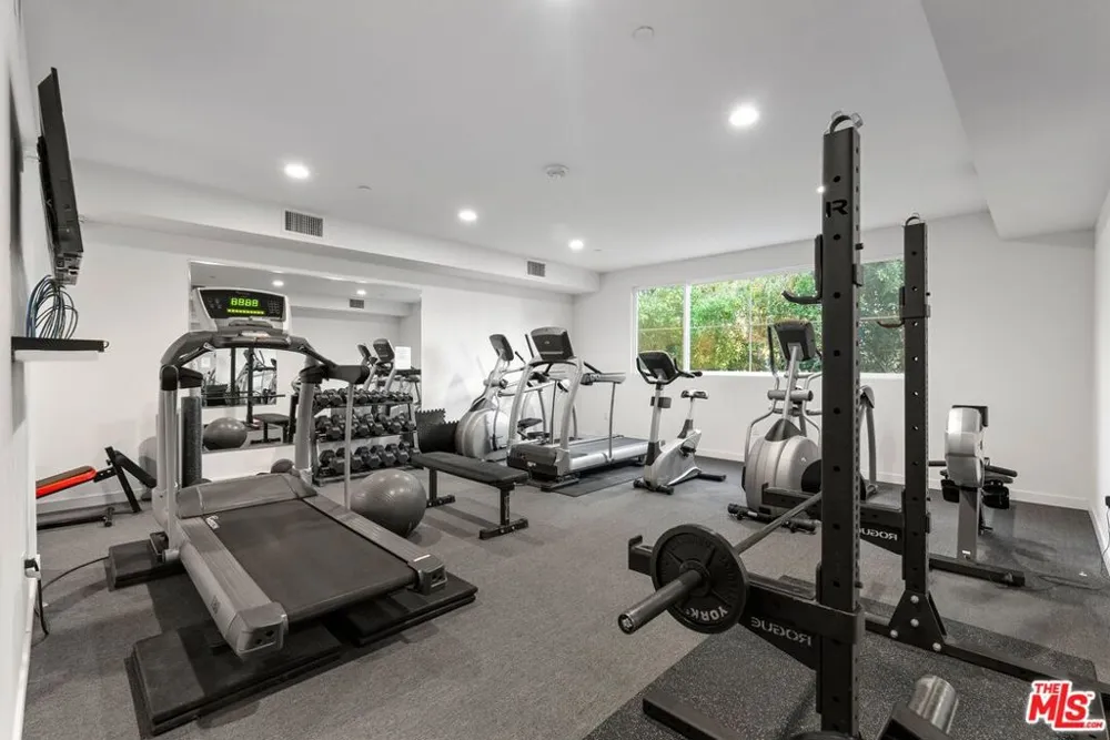 4240 Laurel Canyon Boulevard #305 Studio City, CA 91604
