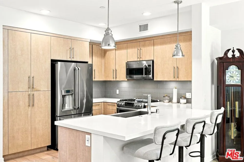 4240 Laurel Canyon Boulevard #305 Studio City, CA 91604