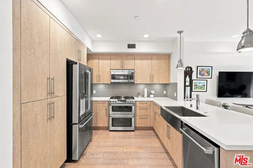 4240 Laurel Canyon Boulevard #305 Studio City, CA 91604