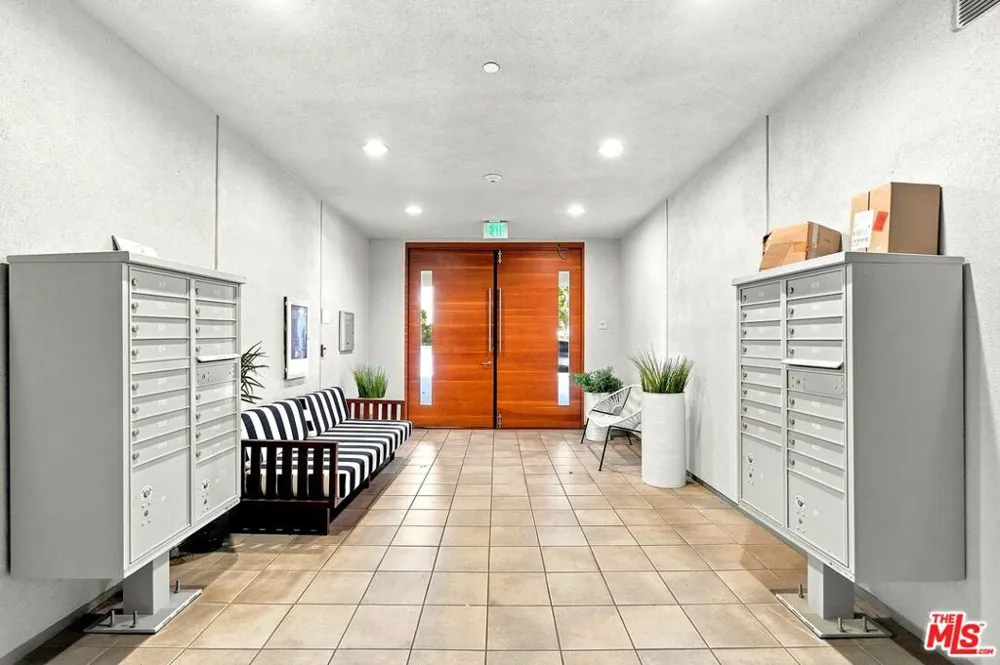 4240 Laurel Canyon Boulevard #305 Studio City, CA 91604