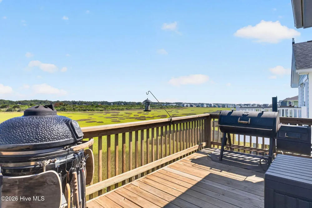 652 Ocean Boulevard W Holden Beach, NC 28462