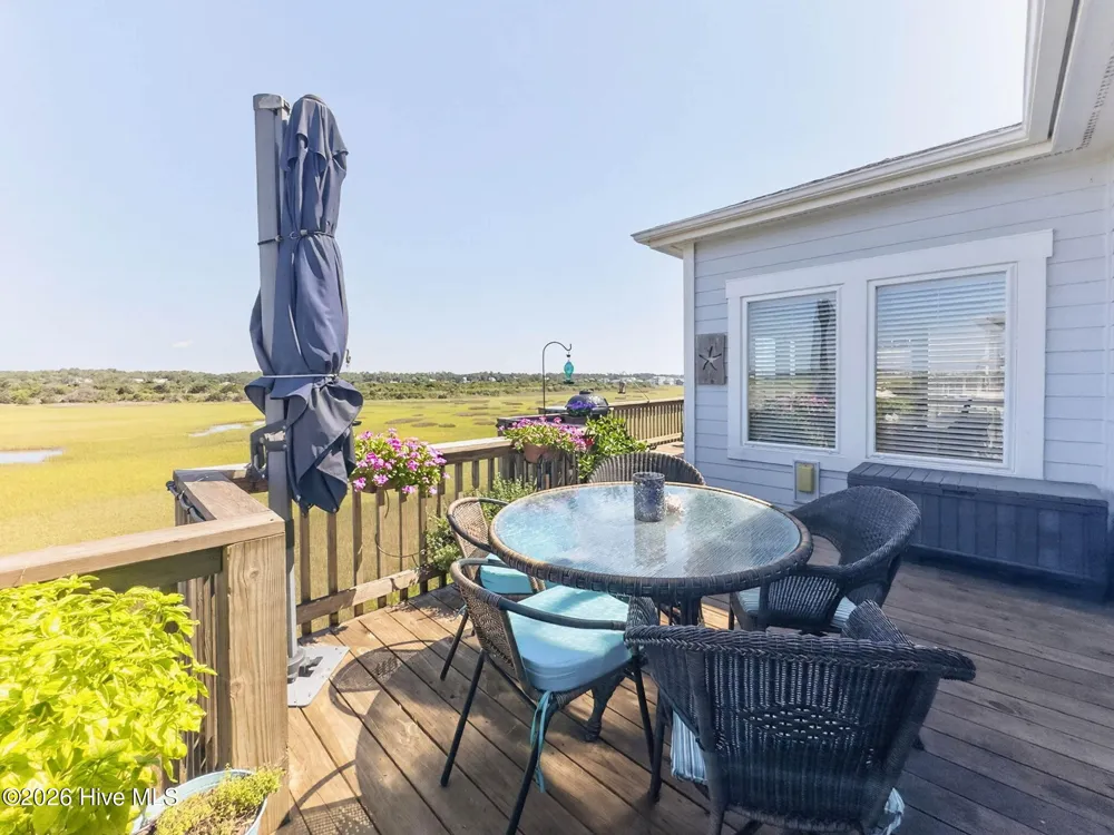 652 Ocean Boulevard W Holden Beach, NC 28462