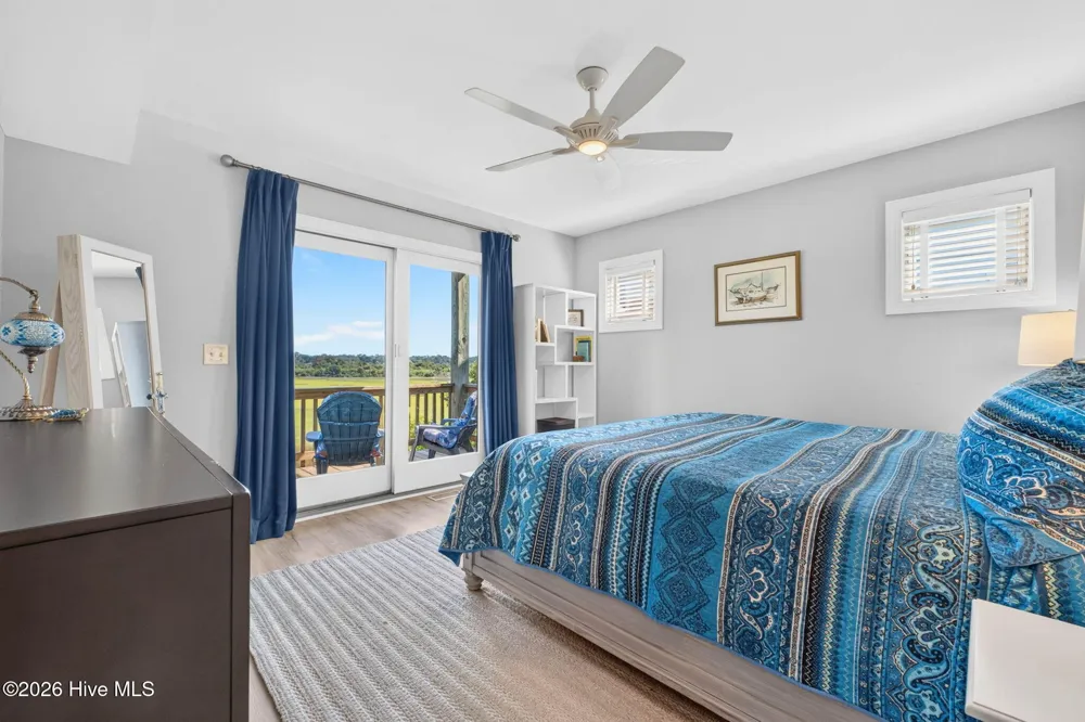 652 Ocean Boulevard W Holden Beach, NC 28462