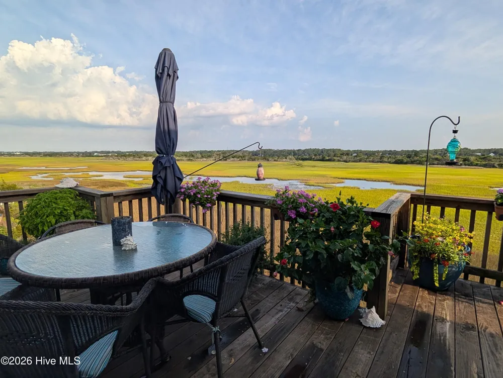 652 Ocean Boulevard W Holden Beach, NC 28462