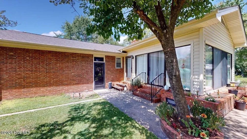 604 Pinecrest Drive Goldsboro, NC 27534