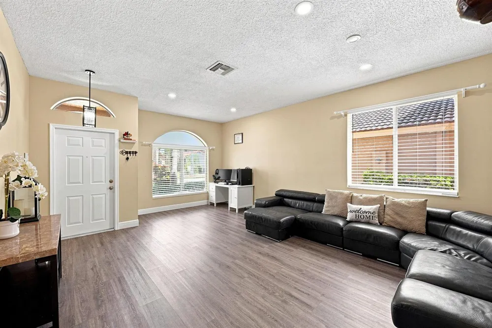 5021 PEBBLEBROOK TERRACE Coconut Creek, FL 33073