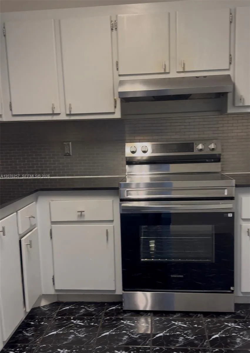 1300 NE Miami Gardens Dr #803E Miami, FL 33179