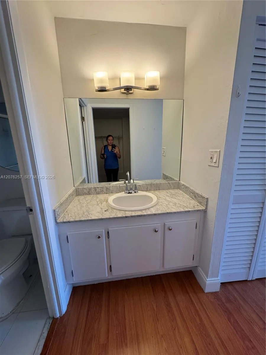 1300 NE Miami Gardens Dr #803E Miami, FL 33179