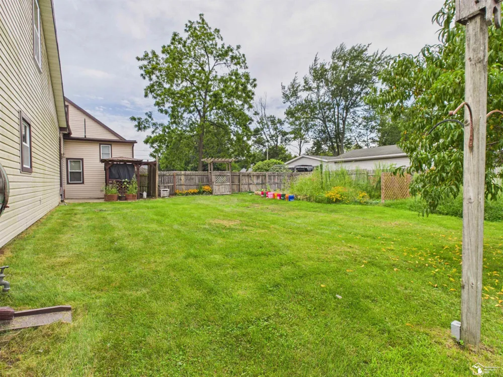 1706 Hemlock Street Frenchtown Township, MI 48162